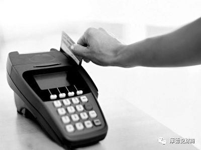 在现代商业活动中，POS机已经成为了商户收款和顾客消费的重要工具。随着科技的发展，越来越多的POS机具备了各种功能，如签退、打印小票等。然而，有时候我们可能会需要修改签退字体以满足自己的需求。那么，pos机怎么修改签退字体呢？本文将为您详细介绍这一操作方法。
