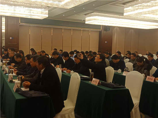 在如今这个信息化、网络化的时代，支付方式已经不再局限于现金和银行卡，电子支付已经成为了人们生活中不可或缺的一部分。而在众多的电子支付工具中，POS机作为一种重要的支付终端设备，为广大商家和消费者提供了便捷、安全的支付服务。然而，随着POS机的广泛应用，一些不法分子也利用POS机进行违法犯罪活动，给社会带来了严重的安全隐患。因此，了解如何注销POS机显得尤为重要。本文将为您详细介绍如何速刷POS机进行注销。