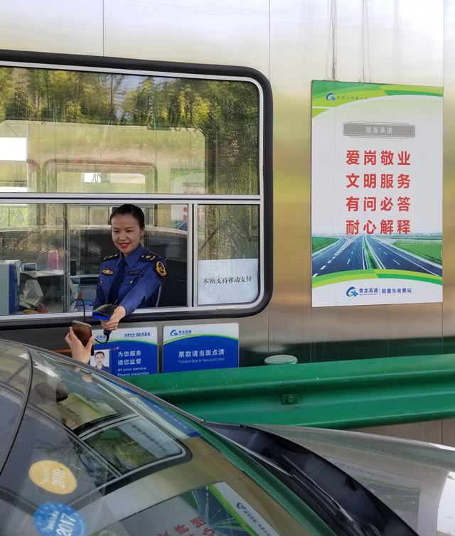 在现代商业环境中，POS机已经成为了商家日常经营活动中不可或缺的一部分。随着移动支付的普及，越来越多的商家开始使用中付POS机进行交易。那么，中付POS机到底怎么用法呢？本文将从以下几个方面为您详细介绍中付POS机的使用步骤和注意事项。