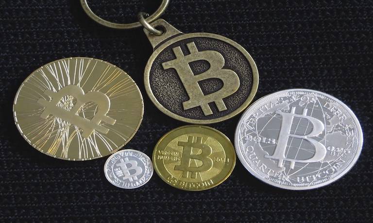 在现代商业活动中，POS机(Point Of Sale,销售点)已经成为了商家日常经营的必备工具。它可以帮助商家快速完成交易，提高工作效率，同时也为消费者提供了便捷的购物体验。然而，对于一些新手商家或者对POS机操作不熟悉的人来说，如何查询POS机的钱可能是一个棘手的问题。本文将从以下几个方面为大家解答这个问题。