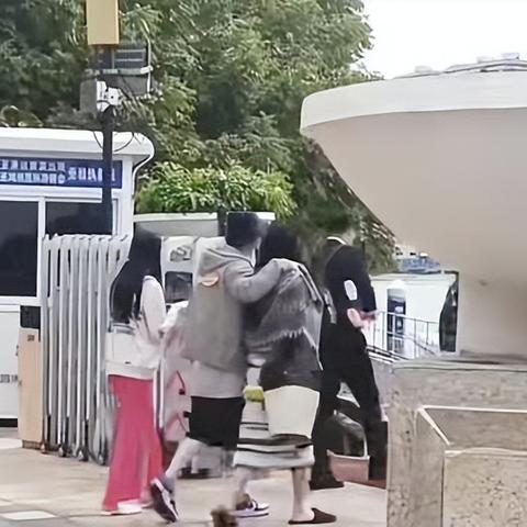 不需要对方同意查女朋友消费记录无需对方同意