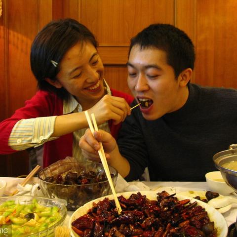 怎么盗我老公的微信聊天记录又不被他发现呢 如何悄无声息地查看配偶的微信聊天记录？
