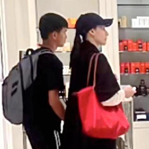 怎么查看女朋友的微信聊天记录 如何查看女朋友的微信聊天记录—掌握隐私边界的智慧之举