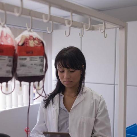 如何查看我老婆手机上微信聊天记录 掌握隐私权，如何查看配偶手机上的微信聊天记录