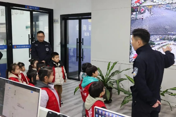 探秘警察男友查开酒店记录的背后