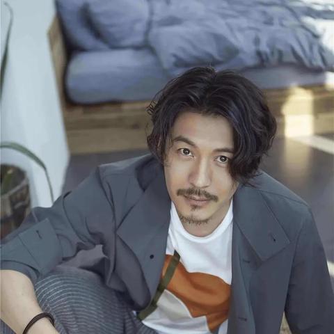 揭秘老公手机聊天记录，合法途径与注意事项全解析