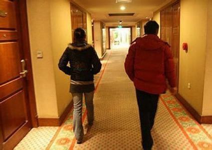 怎么查老婆酒店记录信息？不可轻信的非正规方法及其风险警示