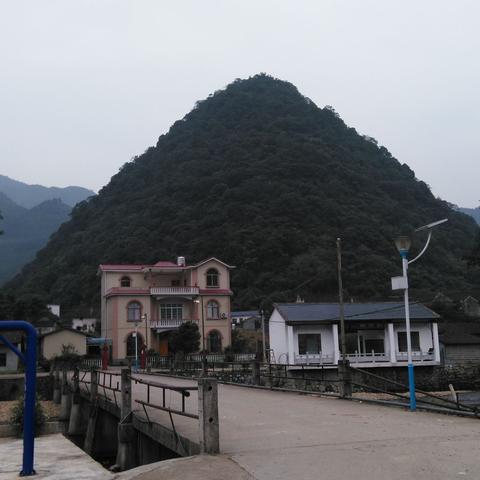 探索住宿记录里的同住人之谜