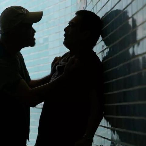 如何悄悄查看丈夫微信聊天记录？这5种方法不露痕迹（附风险提示）