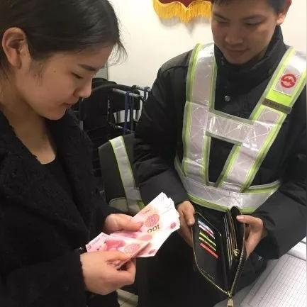银钱包POS机办理中心一站式服务，让您轻松管理您的商业交易
